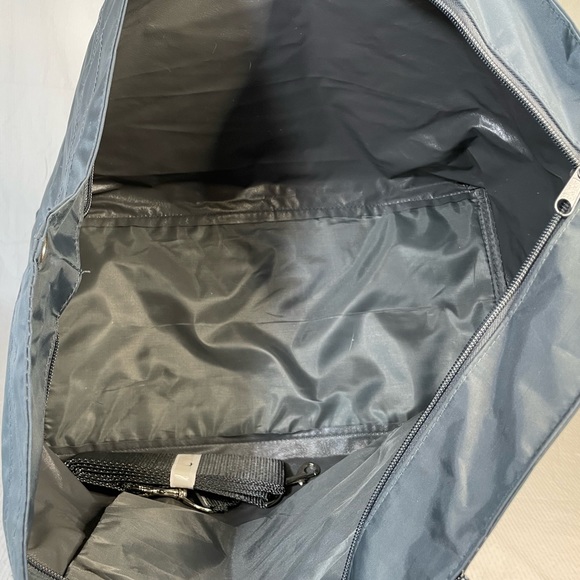 Kenneth Cole Reaction bag - Picture 2 of 4